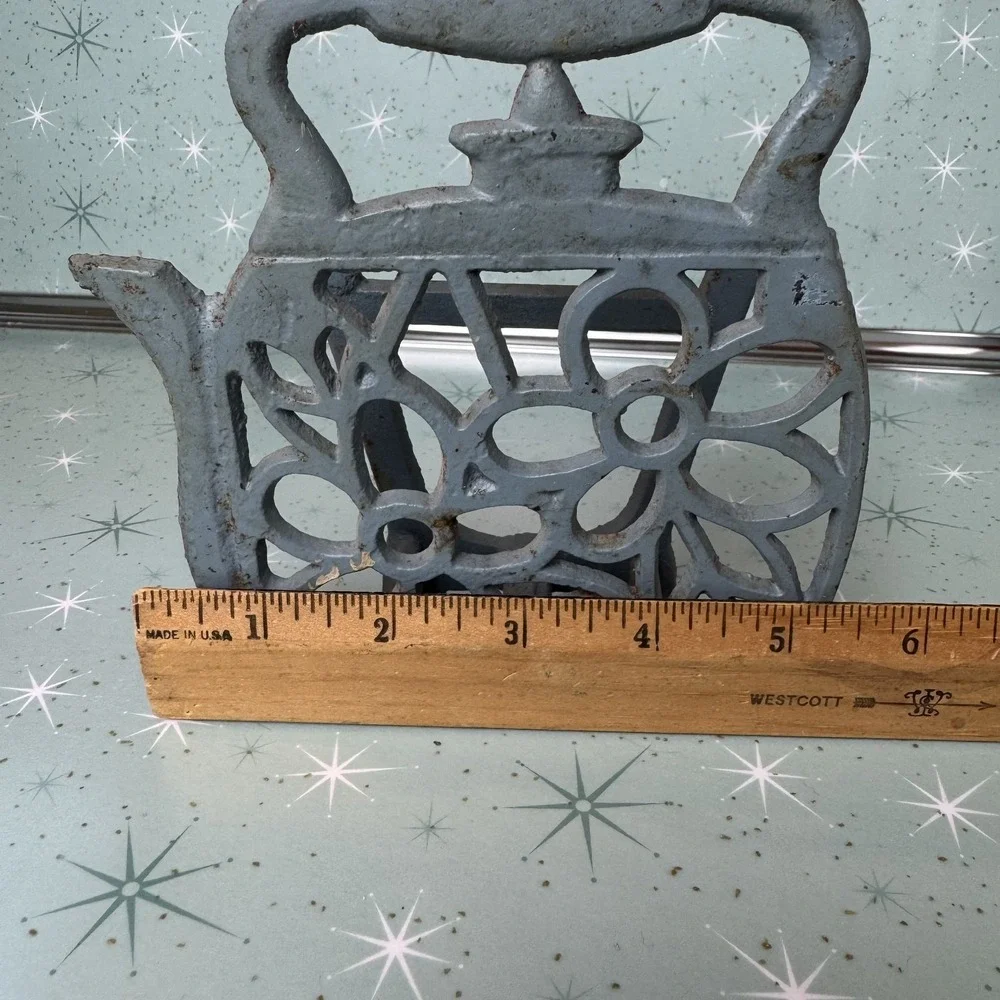 Vintage Blue Cast Iron Teapot Shaped Floral Trivet Rustic‎ Farmhouse CottageCore